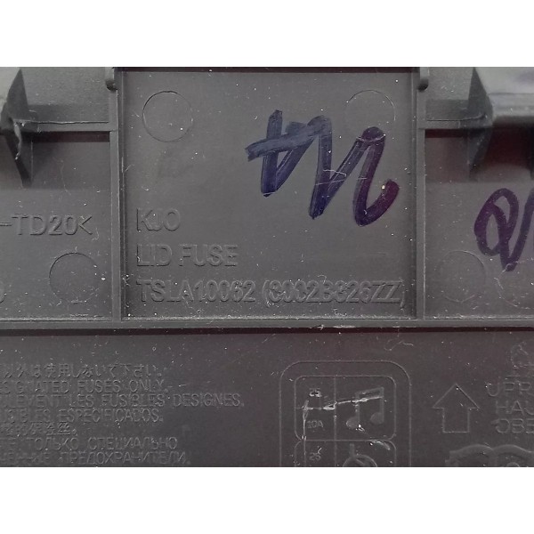 Tampa Caixa Fusível Pajero Sport 2022 (acaba. Painel)